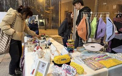 Eskuz egindakoak erakutsi dituzte Arrasateko artisauek