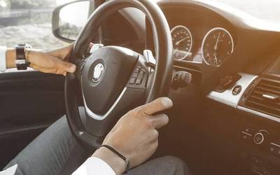 V16 seinaleztapen-baliza derrigorrezkoa izango da urtarrilaren 1etik aurrera