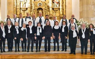 Txorierriko Gabon kantak ADELA elkartearen alde domekan Lezaman