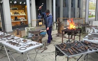 Ikusmina sortu dute, beste behin, artisauen lanek