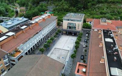 Abenduaren 29tik aurrera 12:00etan itxiko zaie Herriko Enparantzarako sarrera ibilgailuei