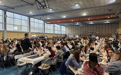 Giro beroak jarri dio ginda aurtengo Santamasetako herri bazkariari