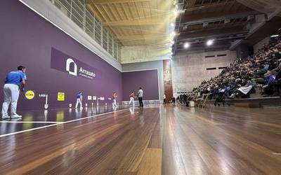 Zaletuek etengabe animatu dute Santamasetako pilota partidan