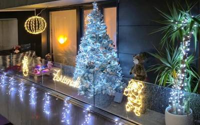 Balkoi argitsu eta koloretsuenak saritu ditu Ermuko merkatarien elkarteak