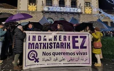 Aiaraldean ere gaitzetsi dute Barakaldon gertatutako hilketa matxista