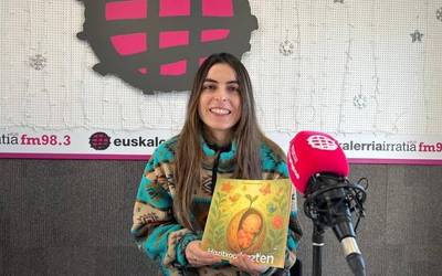 Zuriñe Etxeberria: “Liburu hau haurrekin amatasunaren inguruan dauden tabuez hitz egiteko bidea izan daiteke”