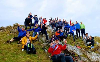 Mandoegira igoz borobilduko dute urtea Arainburu mendi taldeko kideek