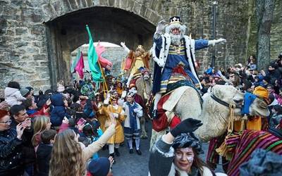 Iruñea prest Errege Magoen Kabalkadarako