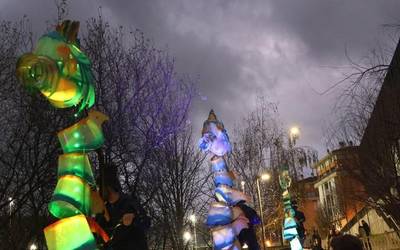 Aretxabaletako kaleak alaitu ditu 'Atlantis' kalejirak