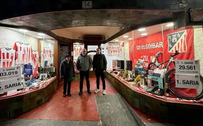 Jon Aranbarri eta Loli Gaztelu izan dira C.D. Elgoibarren Gabonetako otarren irabazleak