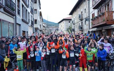400 kirolarik parte hartu zuten atzo Orozkoko San Silbestre duatloian