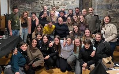 [ARGAZKIAK] Hiruzpalau taldeak irabazi du Bortzirietako Taldekako Bertso Txapelketa