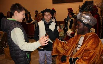 Aranerrekatik iritsiko dira Errege Magoak Mendarora eta Presapen itxarongo diete herritarrek