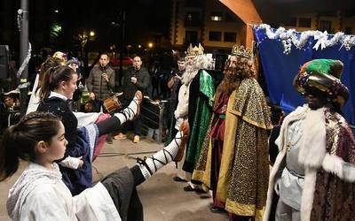 Errege Magoen bisita espero dute gaur eskualdeko herri batzuetan