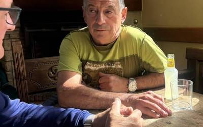 "Gazteak animatu nahi ditugu. Polita litzateke gurekin irteeretara joatea. Probatu dezatela"