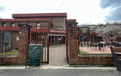 Bergarako San Joxepe erretiratu elkarteko taberna urtarrilaren 12an irekitzea espero dute