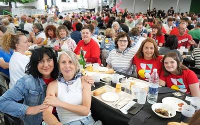 Aiaraldeko ikastetxeak efemerideen zurrunbiloan