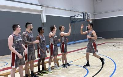 Saskibaloia, futbola eta areto futbola