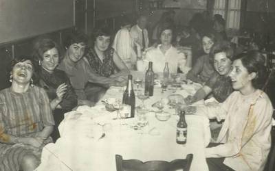 Txanpaina eta kafea hartuta