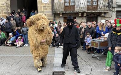 Inauterietako bazkarirako txartelak salgai daude