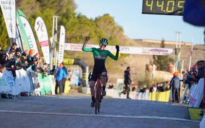 Espainiako Ziklokross txapeldunak dira Mirari Gotxi eta Iñaki Carro