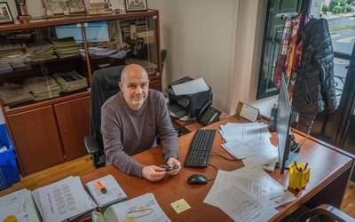 “Herrigintzan kontrapisua behar du udal-jardunak, politika guztiak ez daitezen goitik behera etorri”