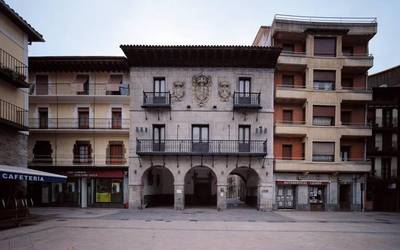 2026rako aurrekontuak onartu ditu Debako Udalak, debarren ongizatea eta bizi-kalitatea lehenetsiz