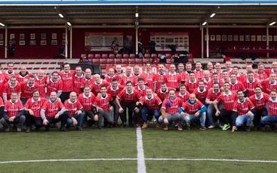 Beteranoak 'etxera' bueltatu dira Ermua CDren urteurrena ospatzeko