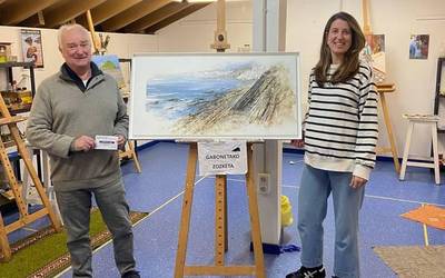 Juantxo Astorkia izan da Debako Haitz-Haundi elkarte artistikoaren Gabonetako zozketaren irabazlea