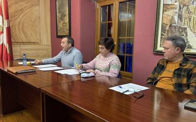 Abstenitu arren, gogor kritikatu zuen Udal Gobernuaren jarduna eta funtzionamendua Iker Aldazabal jeltzaleak