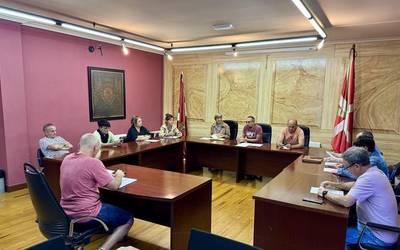 Gaur landuko den udal aurrekontuari egindako ekarpenen berri eman du oposizioak