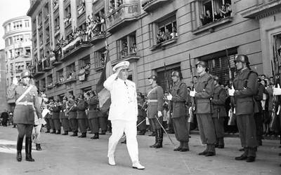 Francori eta Molari ohorezko tituluak kenduko dizkiete