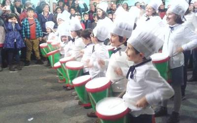 [EGITARAUA] Bihar hasiko dira Bakixako Jaiak, donien atxa igota