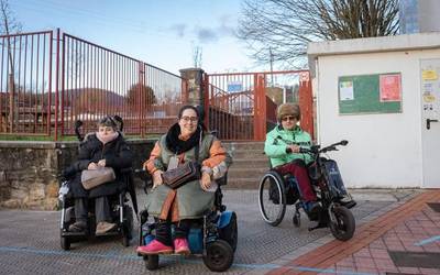 Amurrioko Udal eraikin bateko irisgarritasun falta salatu du Eginaren Eginez elkarteak