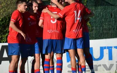 Etxean, aurkaririk ez