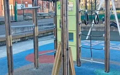 Amurrioko Udalak haurrentzako parke inklusiboa eraiki du Mendiko Eskolan