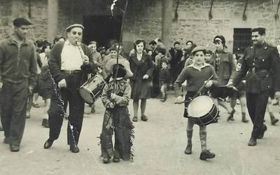 Oilarraren bila itsu-itsuan