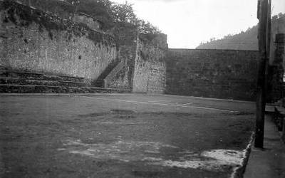 Agustin Txurruka elkarrizketatu dute Euskadi Irratian Soraluzeko sake-harriaren bilaketaren harira