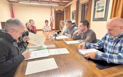 Udalbatzako bi alderdi politikoen babesa jaso du 2026ko udal aurrekontuak