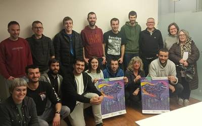 Oñatin ere hasi dira Korrikari ongietorria egiteko prestatzen