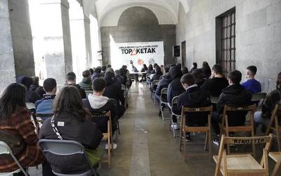 Gaztetxeen funtzioan arreta jarriz ekin diete Urola Erdiko gazte asanbladen topaketei