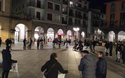 Iraganeko politikak "alde batera" uztea eta "etorkizunari begira" jartzea eskatu du Sare Herritarrak