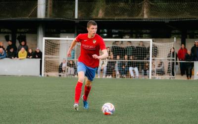 Kolore gorriko partidua izan da