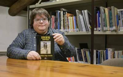 Nahikari Ayo Acebo: "Polita izan da familiaren ondarea paperean biltzea eta horrek jendearengan piztu duen interesa"