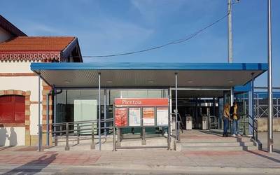 Jauzi Uribe Kostak Gorlizko ospitaleko langileek metro-zerbitzu faltagatik pairatzen duten egoera salatu du