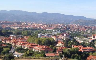 Desokupazio enpresen aurkako protesta deitu dute Berangoko frontoi aurrean