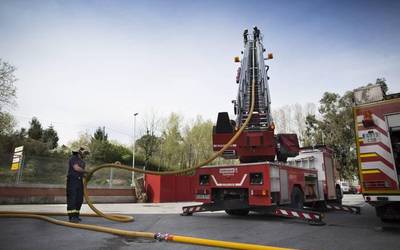 Langile bat larri zauritu da Zamudioko enpresa batean izandako lan istripu batean
