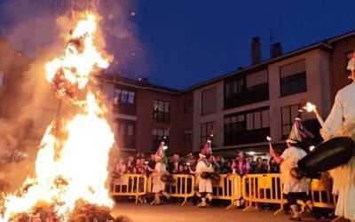 Asteburuko kontuak eta Maruxak taldearen azken lanaren aurkezpena