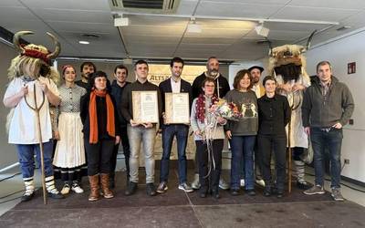 Galdakao eta Altsasu senidetuta daude