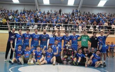 Lauko finala Donezteben jokatzeko helburuarekin gaur hasiko dute Errekako gizonezkoek txapeldunen fasea